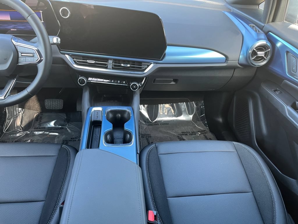 Used 2026 Chevrolet Equinox EV LT FWD image 11