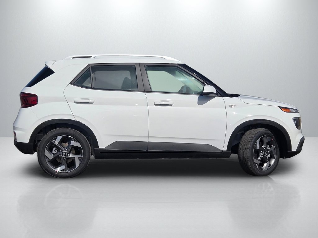 New 2026 Hyundai Venue SEL FWD image 3