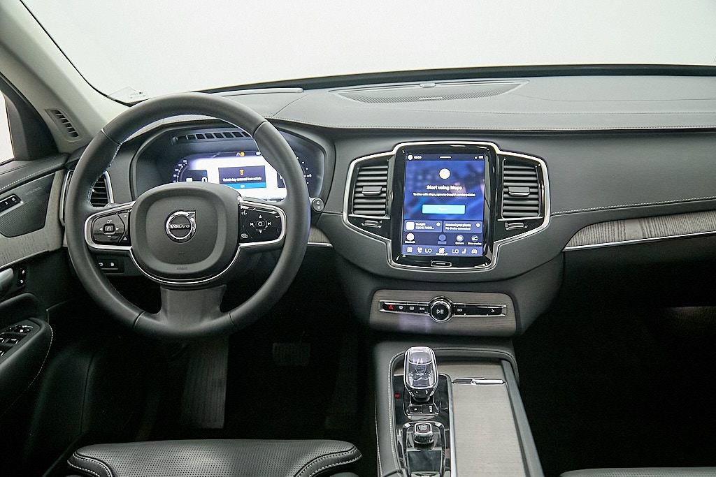 Certified 2024 Volvo XC90 T8 Ultimate w/ Protection Package Premier AWD/4WD image 28