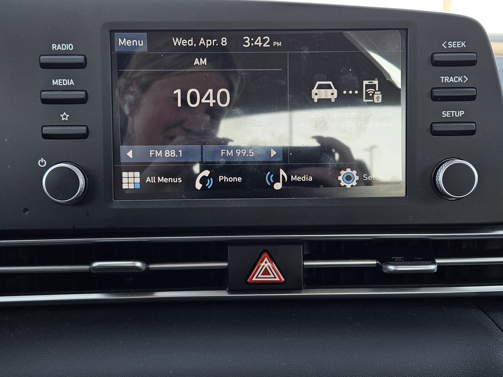 Used 2025 Hyundai Elantra SE image 13