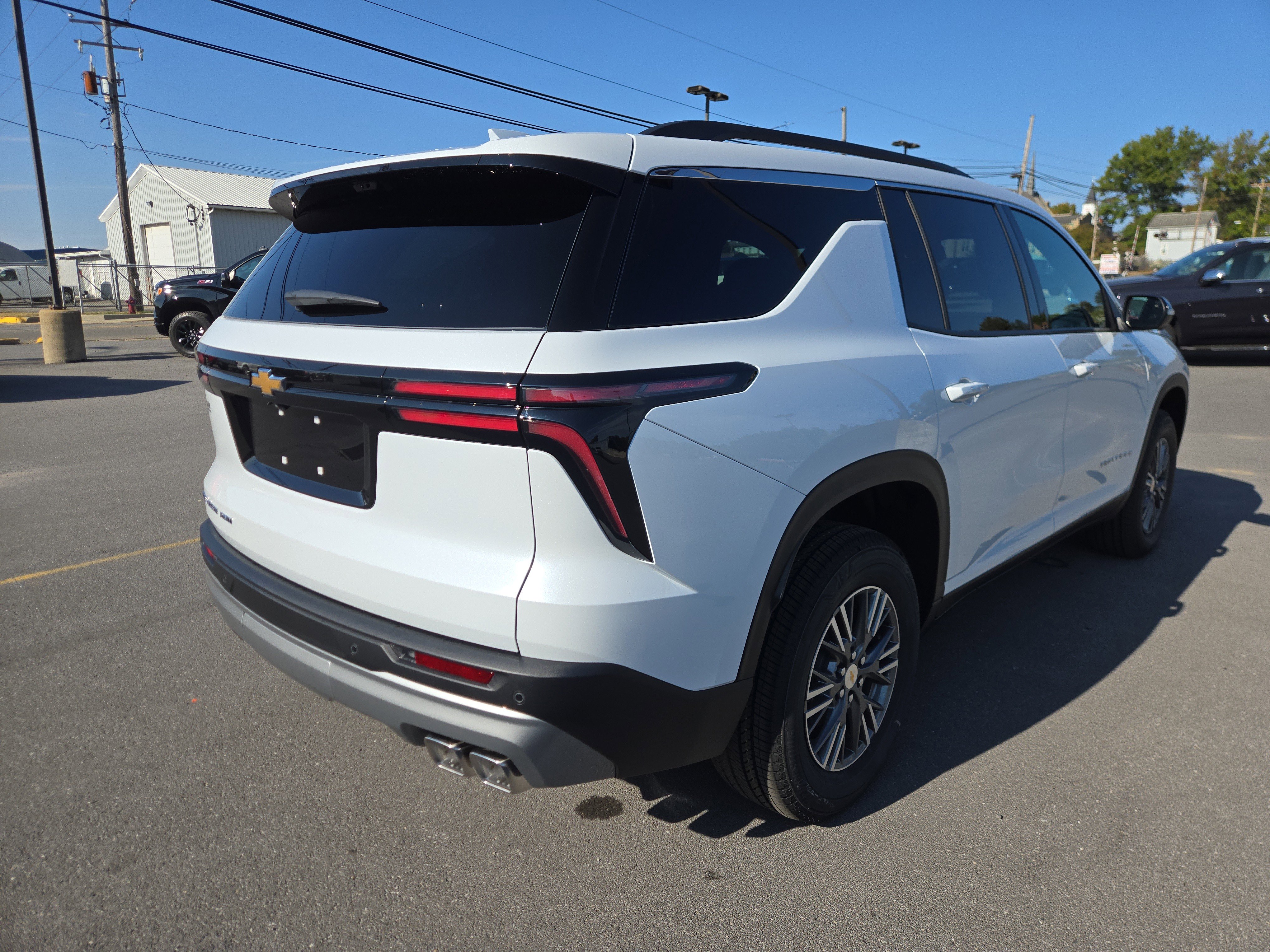 New 2026 Chevrolet Traverse LT w/ Driver Confidence Package image 3