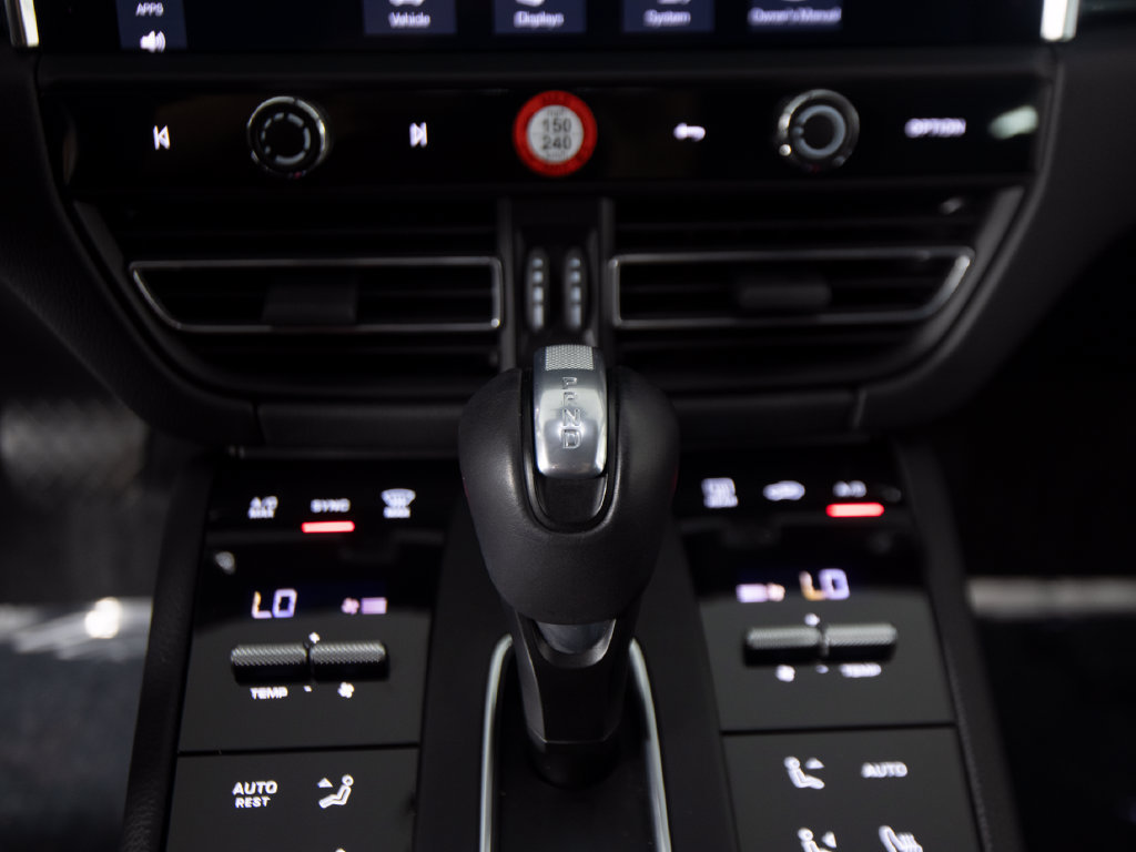 Certified 2026 Porsche Macan AWD/4WD image 26