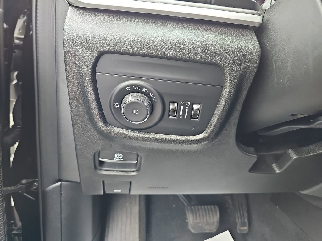 Used 2021 Jeep Grand Cherokee L Limited image 31