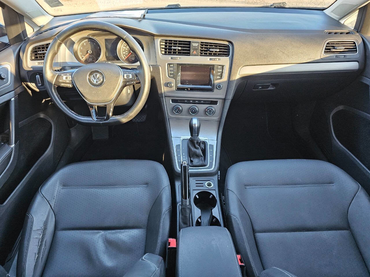 Used 2015 Volkswagen Golf S image 11