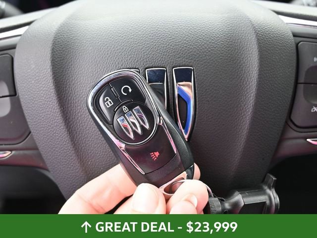 Used 2025 Buick Envista Sport Touring image 38
