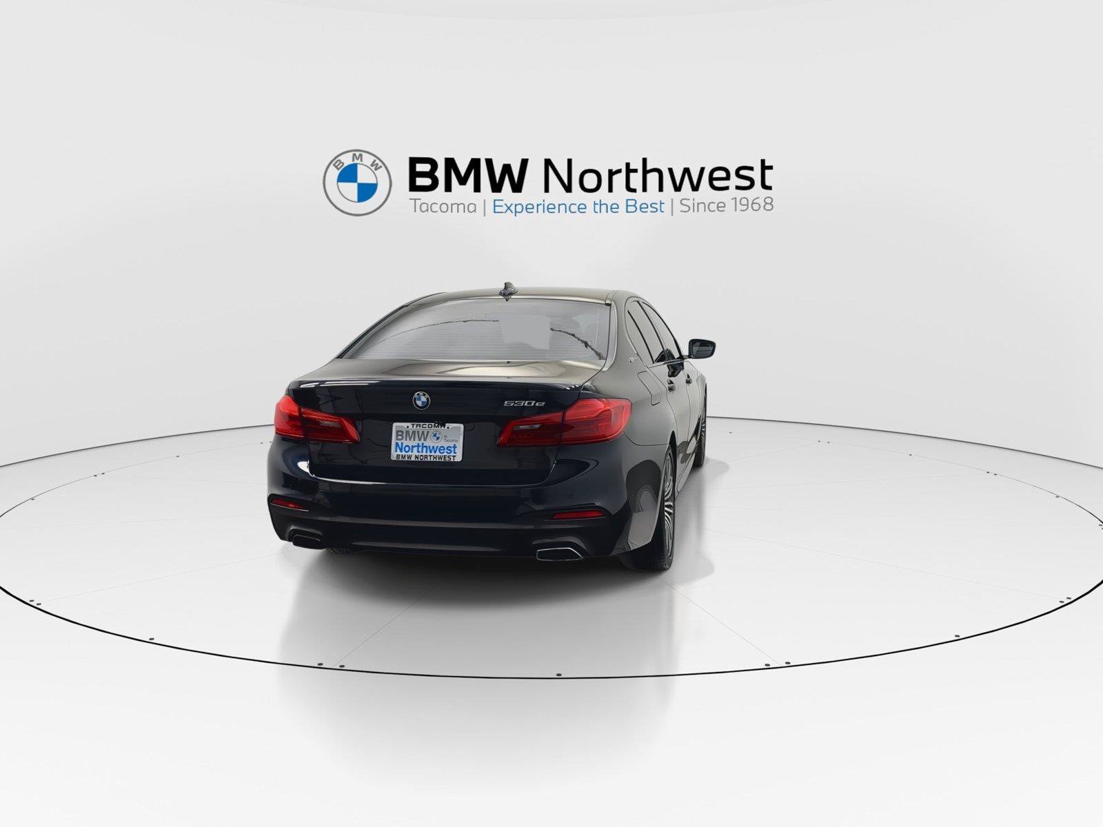Used 2019 BMW 530e w/ M Sport Package RWD image 2