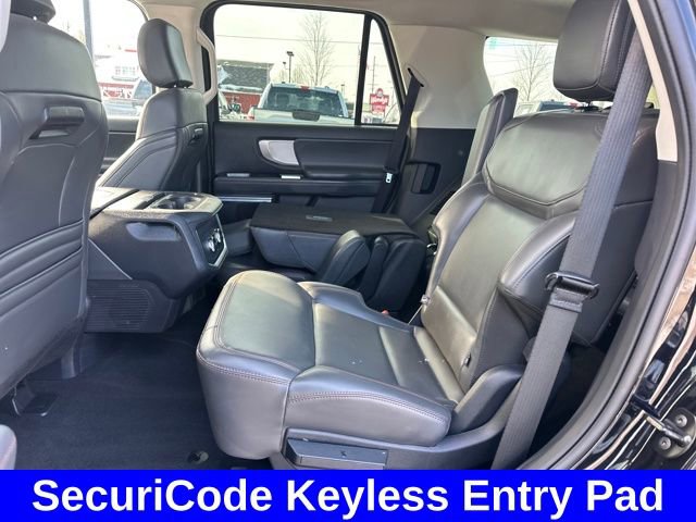 Used 2025 Ford Expedition Active image 16
