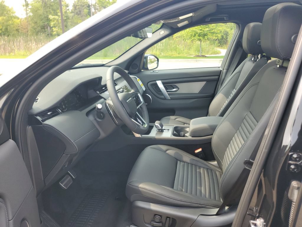 New 2026 Land Rover Discovery Sport Landmark AWD/4WD image 13