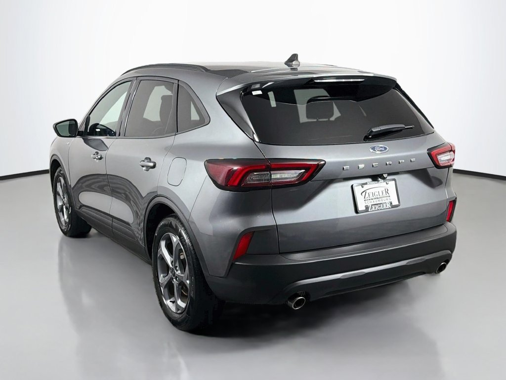 Used 2025 Ford Escape ST-Line FWD image 5