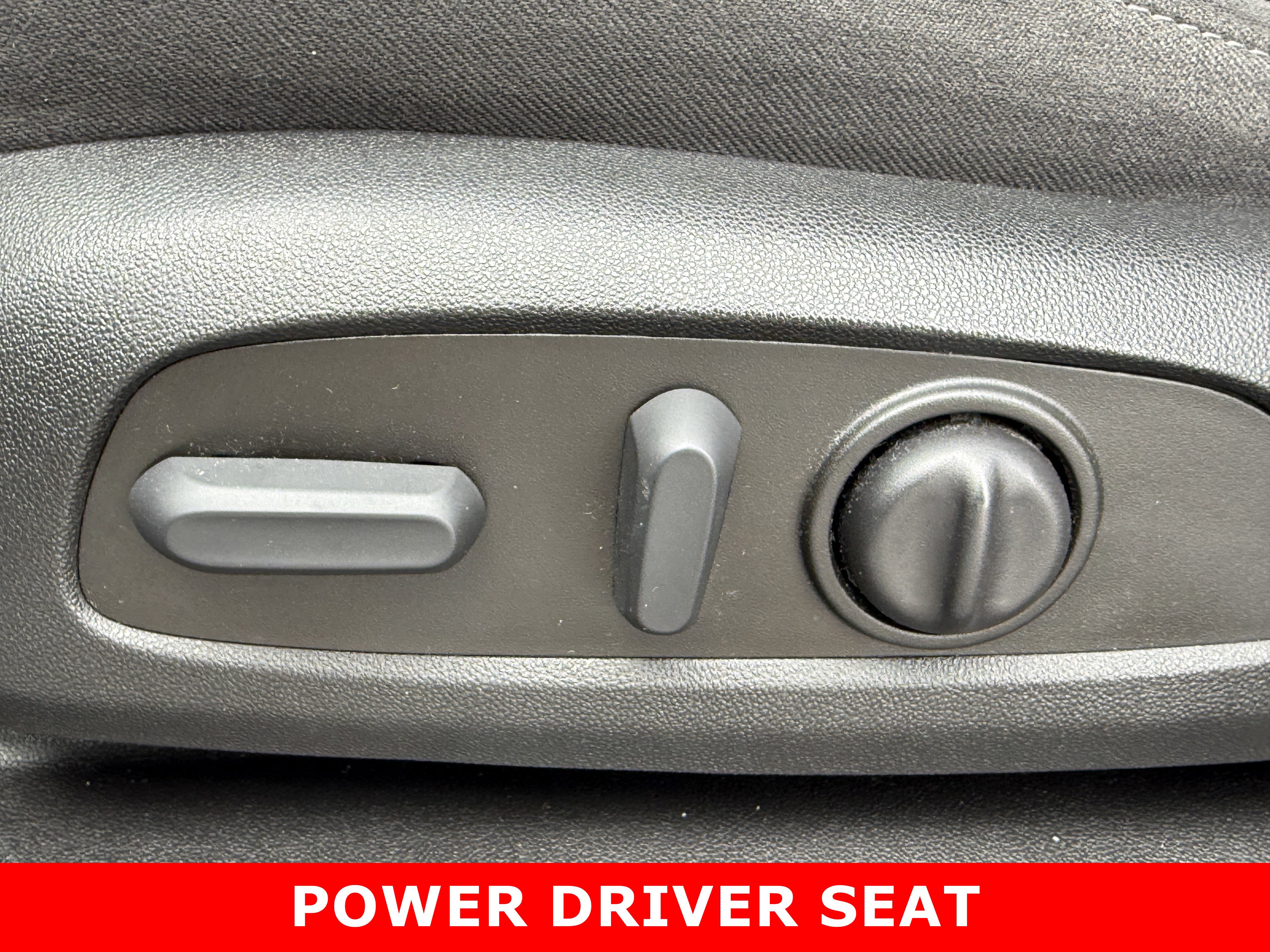 Used 2023 Chevrolet Traverse LT image 17