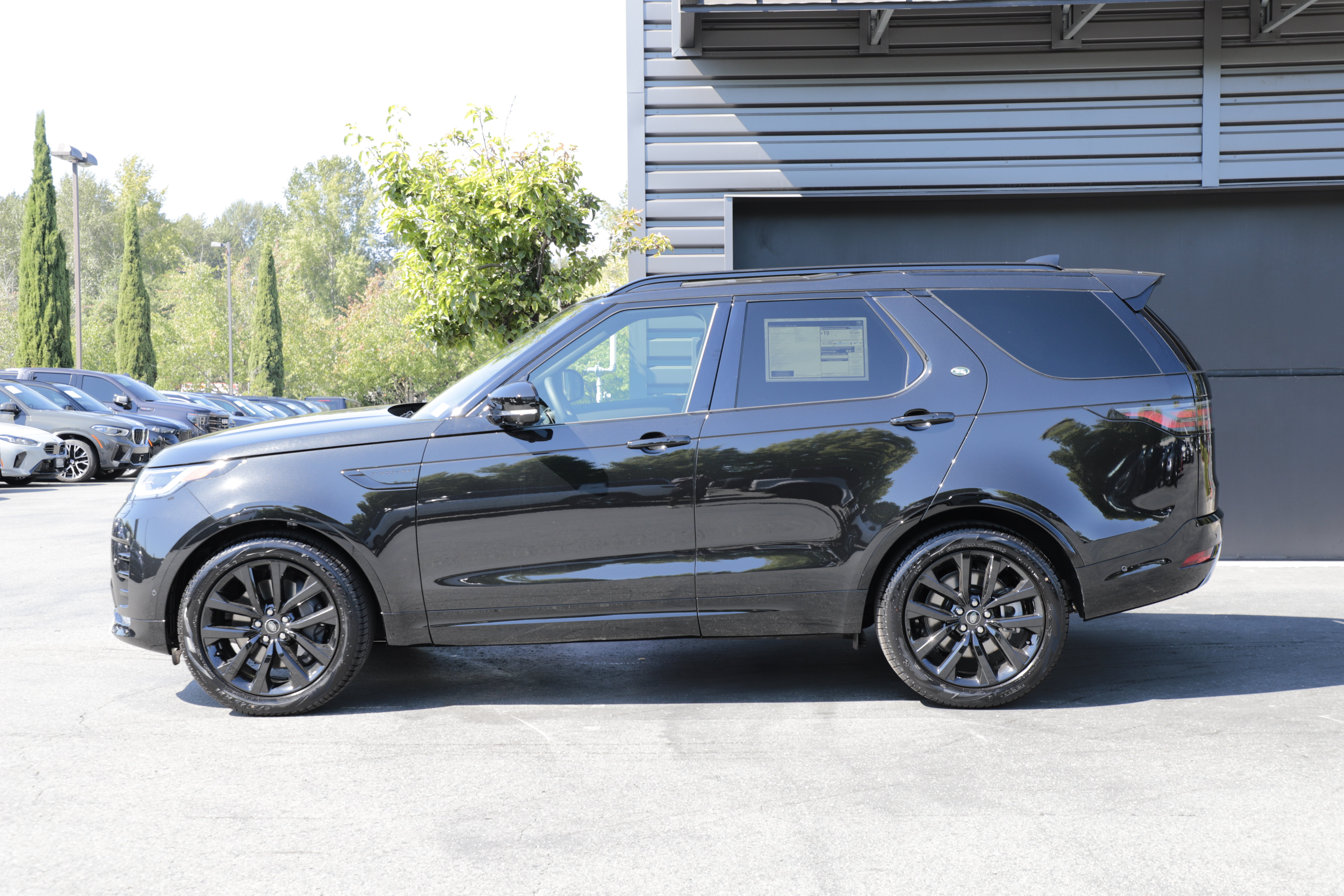 New 2026 Land Rover Discovery Limited Edition AWD/4WD image 7