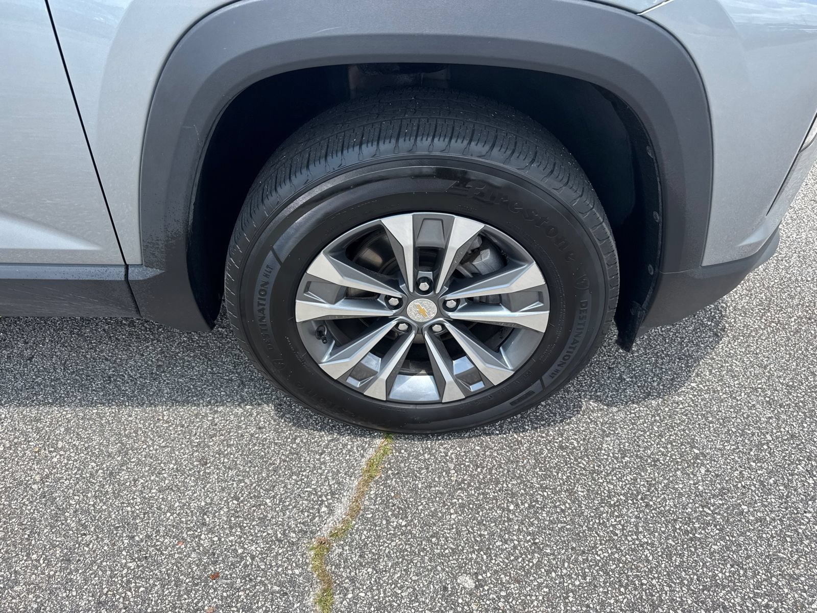 Used 2025 Chevrolet Equinox LT FWD image 12