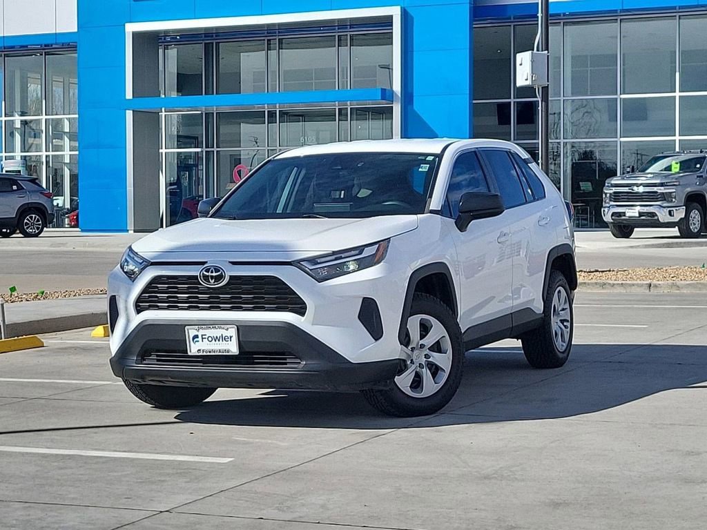 Used 2023 Toyota RAV4 LE image 4