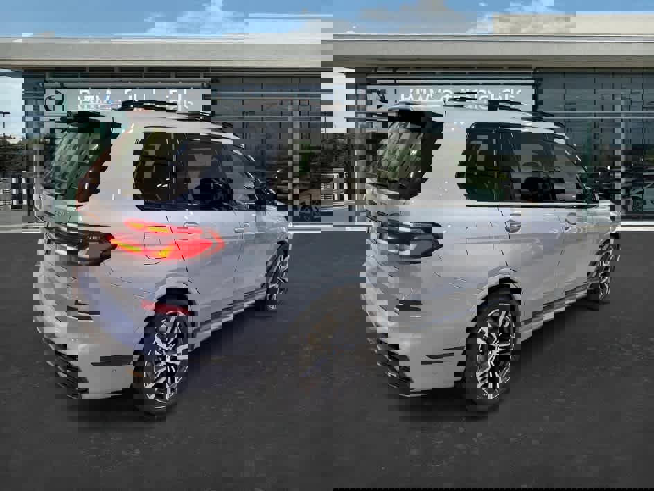 New 2026 BMW X7 xDrive40i w/ M Sport Package image 6