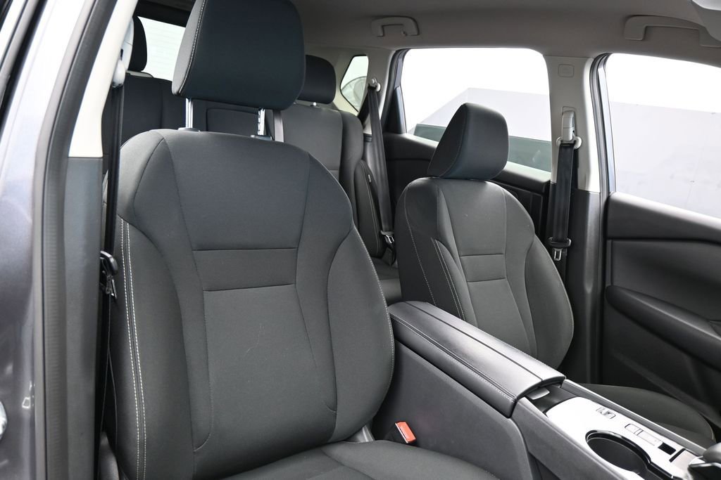 Used 2025 Nissan Rogue S FWD image 35