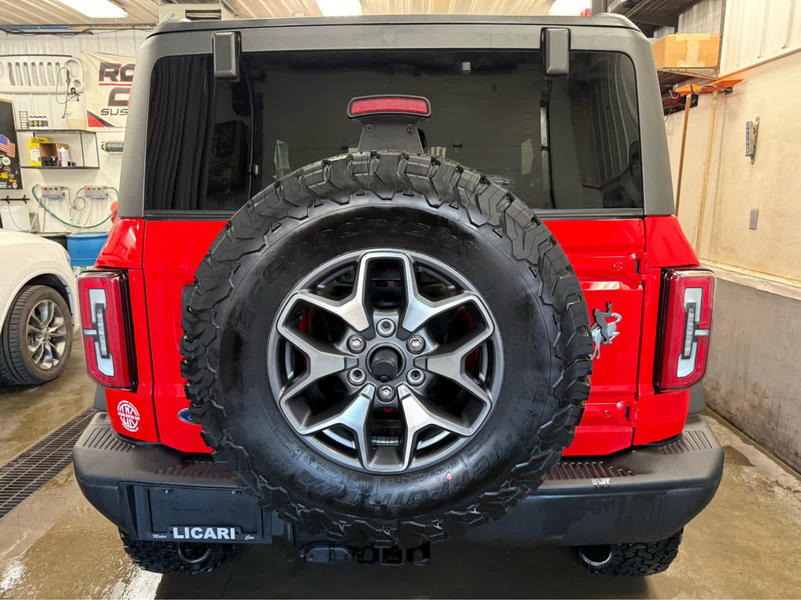 Used 2023 Ford Bronco Badlands AWD/4WD image 5
