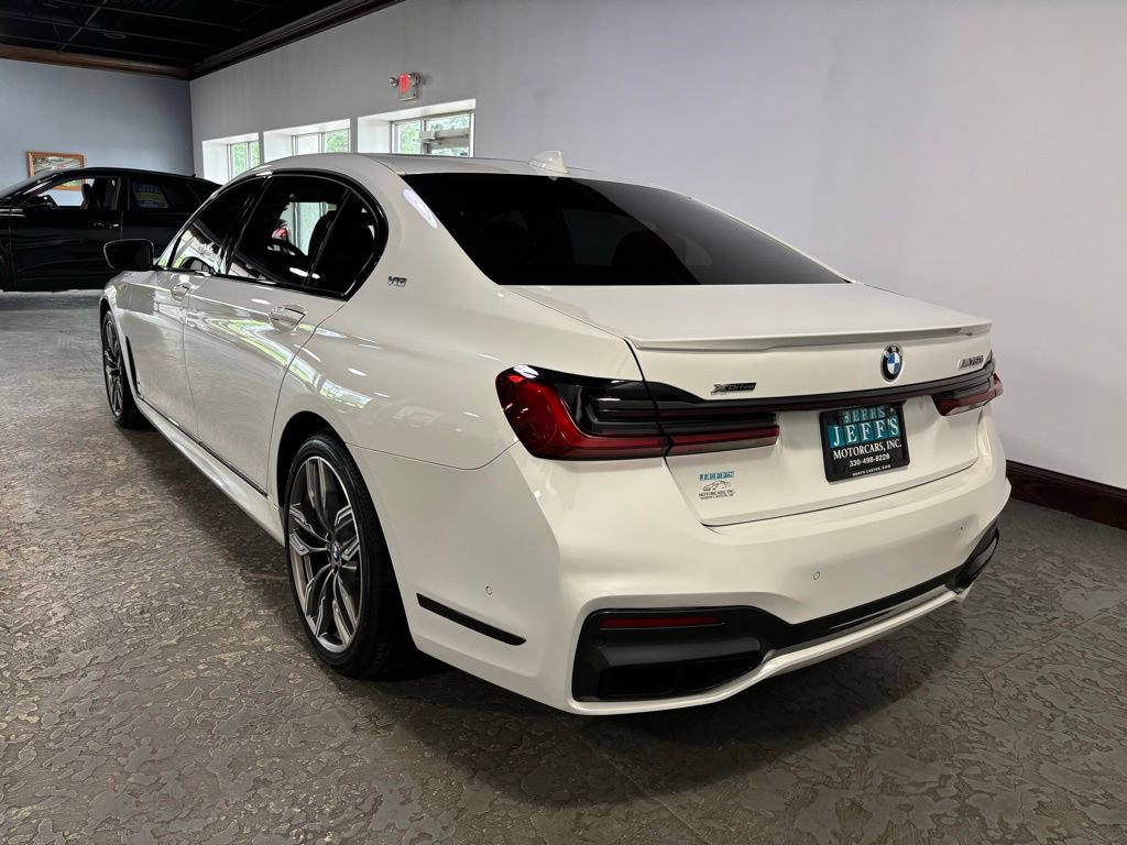 Used 2022 BMW M760i xDrive image 7