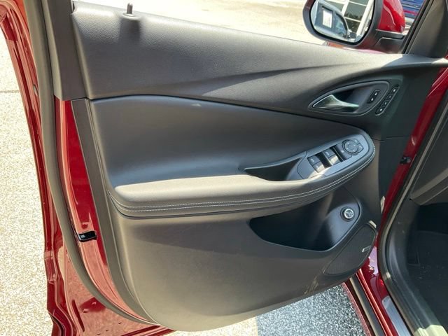 Used 2025 Buick Encore GX Avenir w/ Avenir Technology Package AWD/4WD image 7