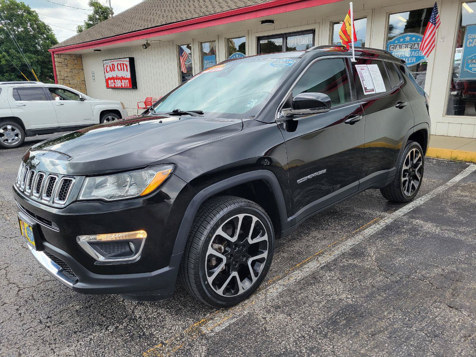 Used 2017 Jeep Compass Limited w/ Navigation Group AWD/4WD image 3
