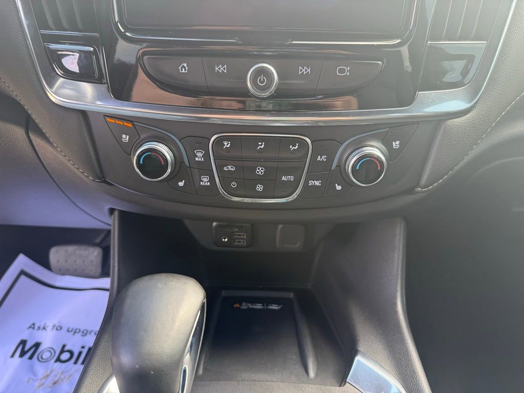 Used 2023 Chevrolet Traverse Premier w/ Redline Edition image 40