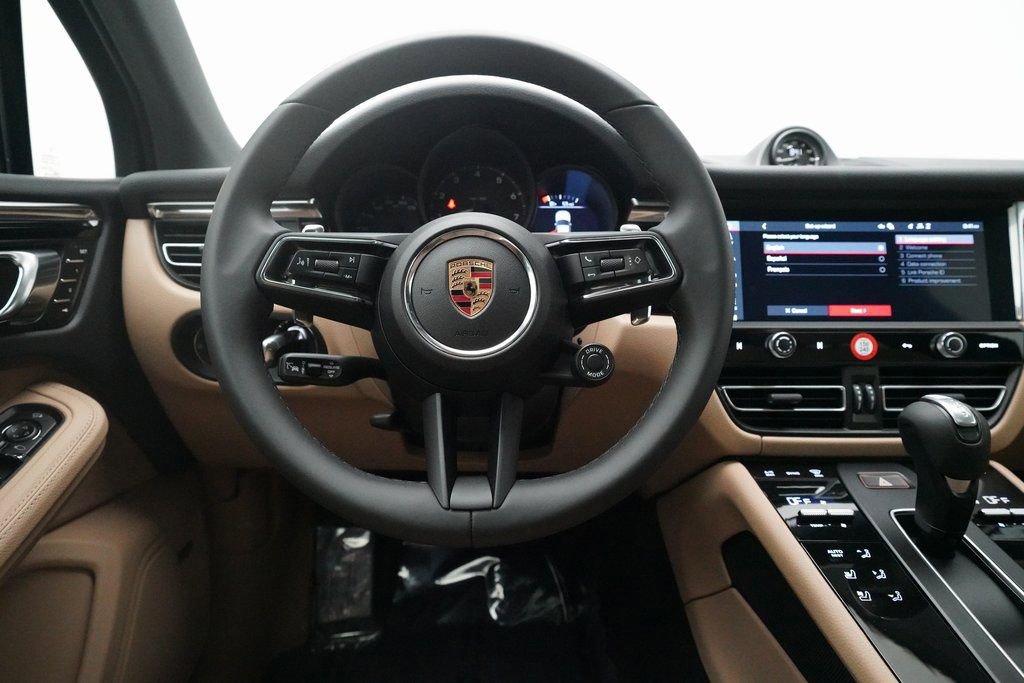 Certified 2026 Porsche Macan image 21