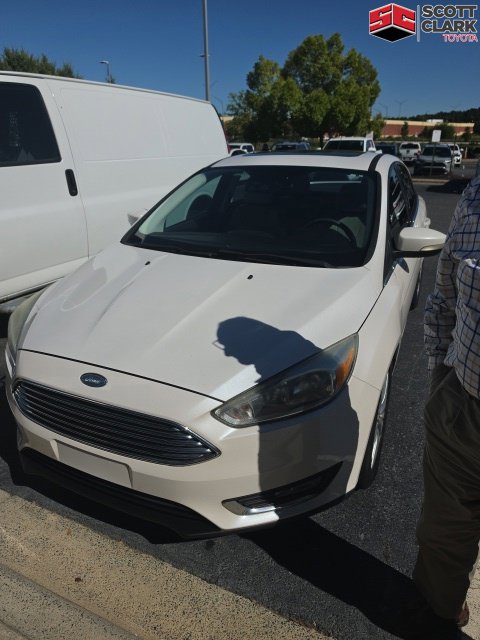 Used 2015 Ford Focus Titanium w/ Titanium Technology Package FWD image 1