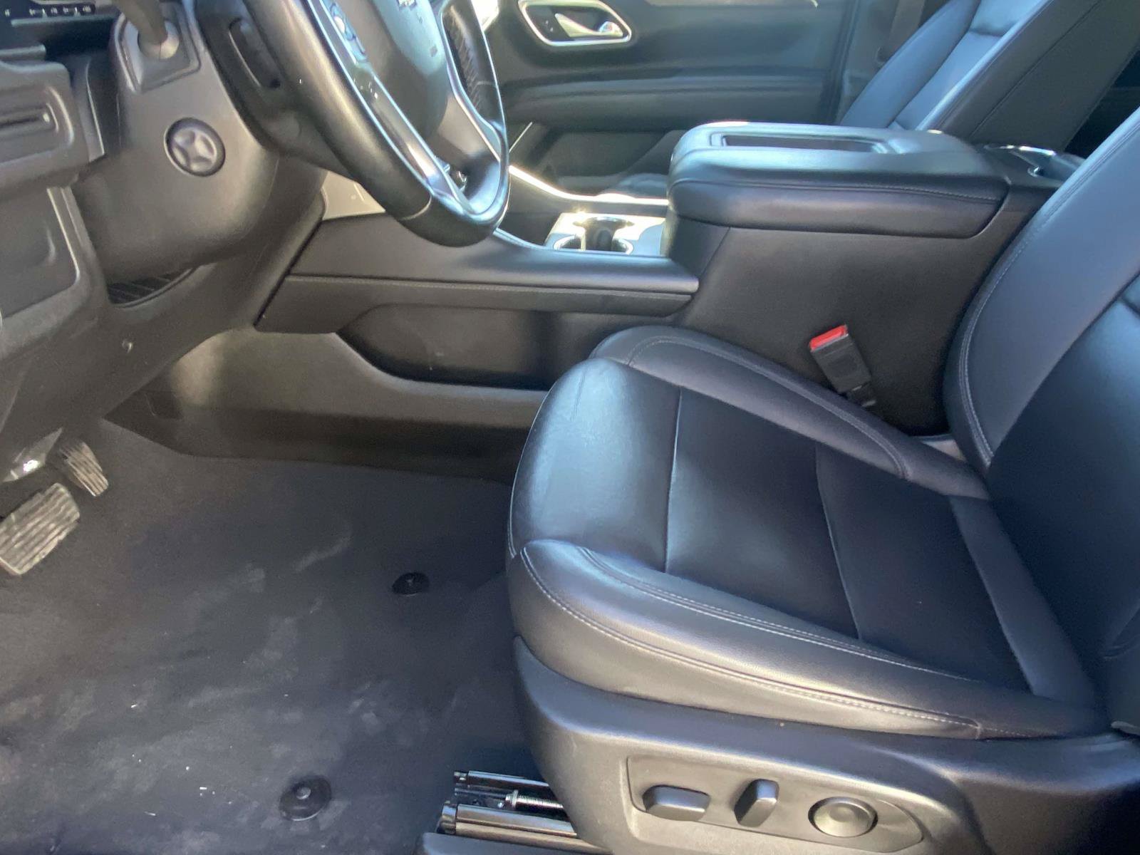 Used 2023 Chevrolet Tahoe LT w/ Luxury Package RWD image 13