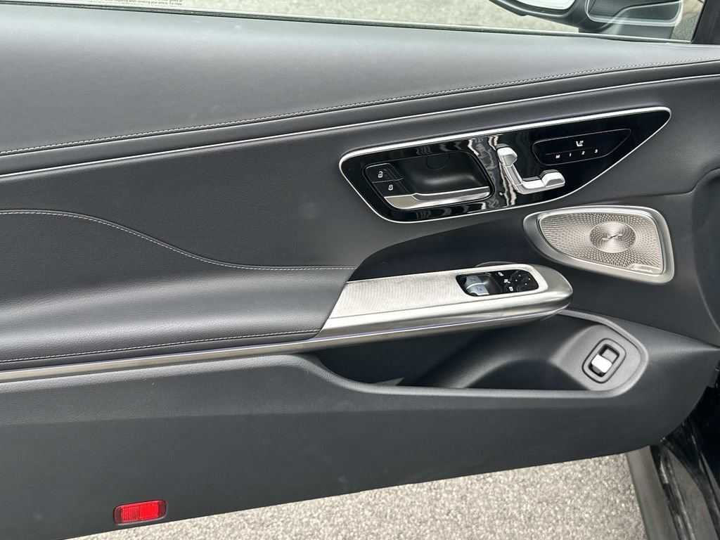 Used 2025 Mercedes-Benz CLE 300 4MATIC Coupe image 18
