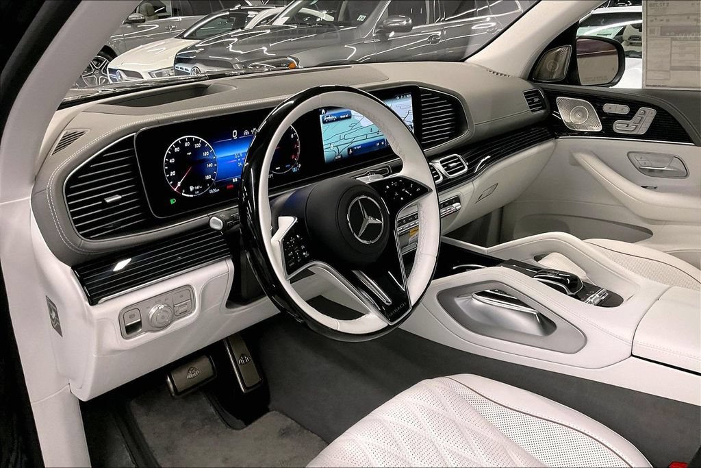 New 2026 Mercedes-Benz Maybach GLS 600 4MATIC image 6