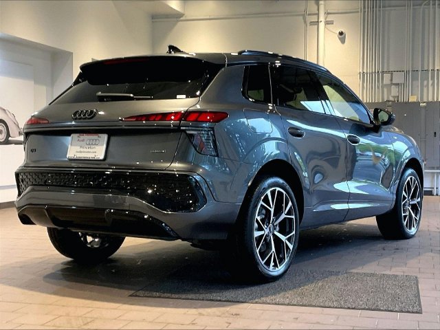 New 2026 Audi Q3 quattro 2.0T AWD/4WD image 2