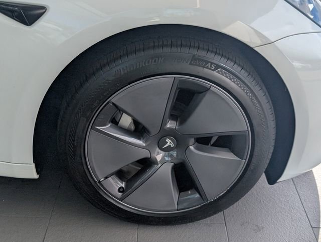 Used 2023 Tesla Model 3 Standard Range image 15