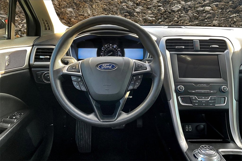 Used 2019 Ford Fusion SE image 5