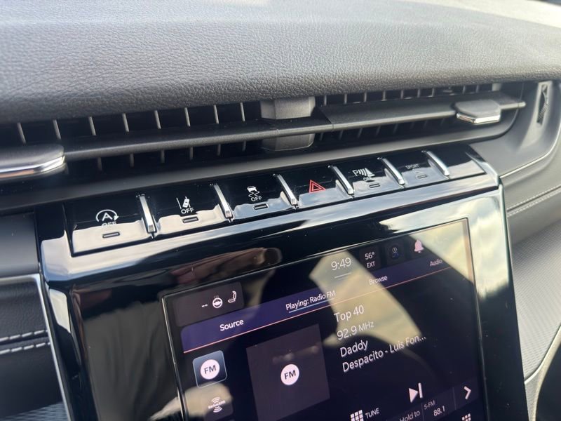 Used 2025 Jeep Grand Cherokee Altitude image 16