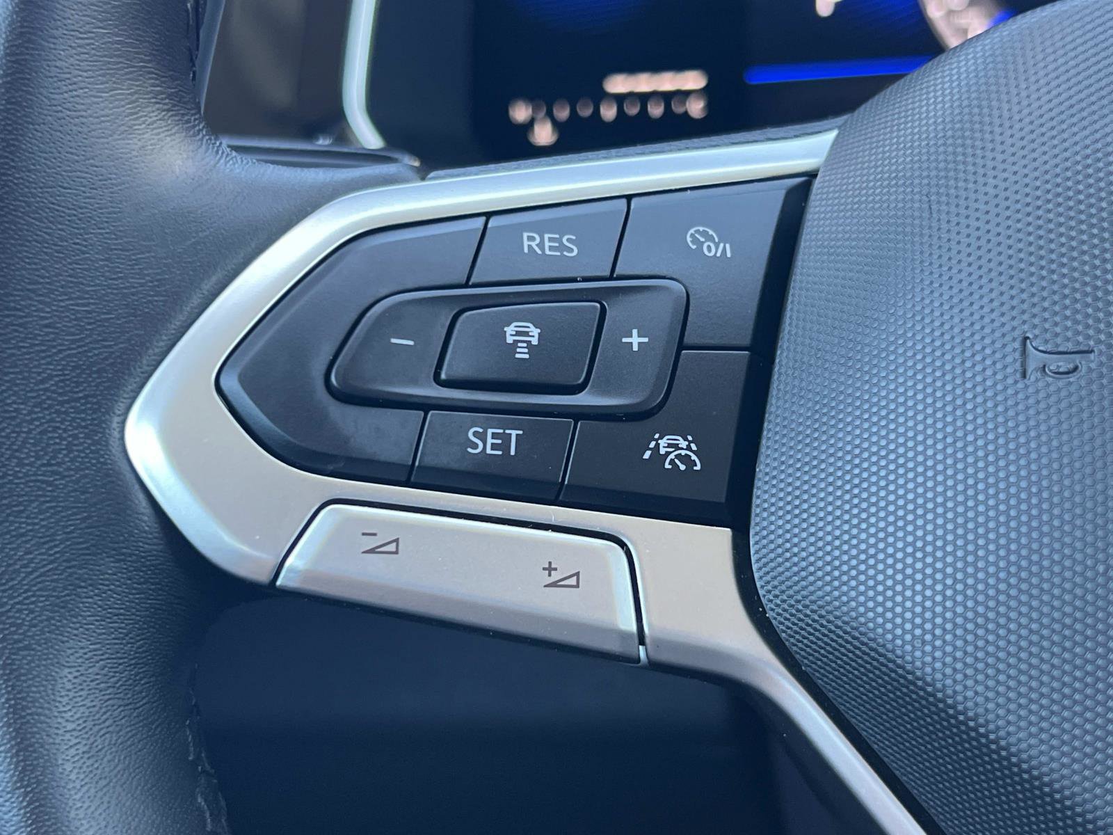 Certified 2022 Volkswagen Jetta SE image 9