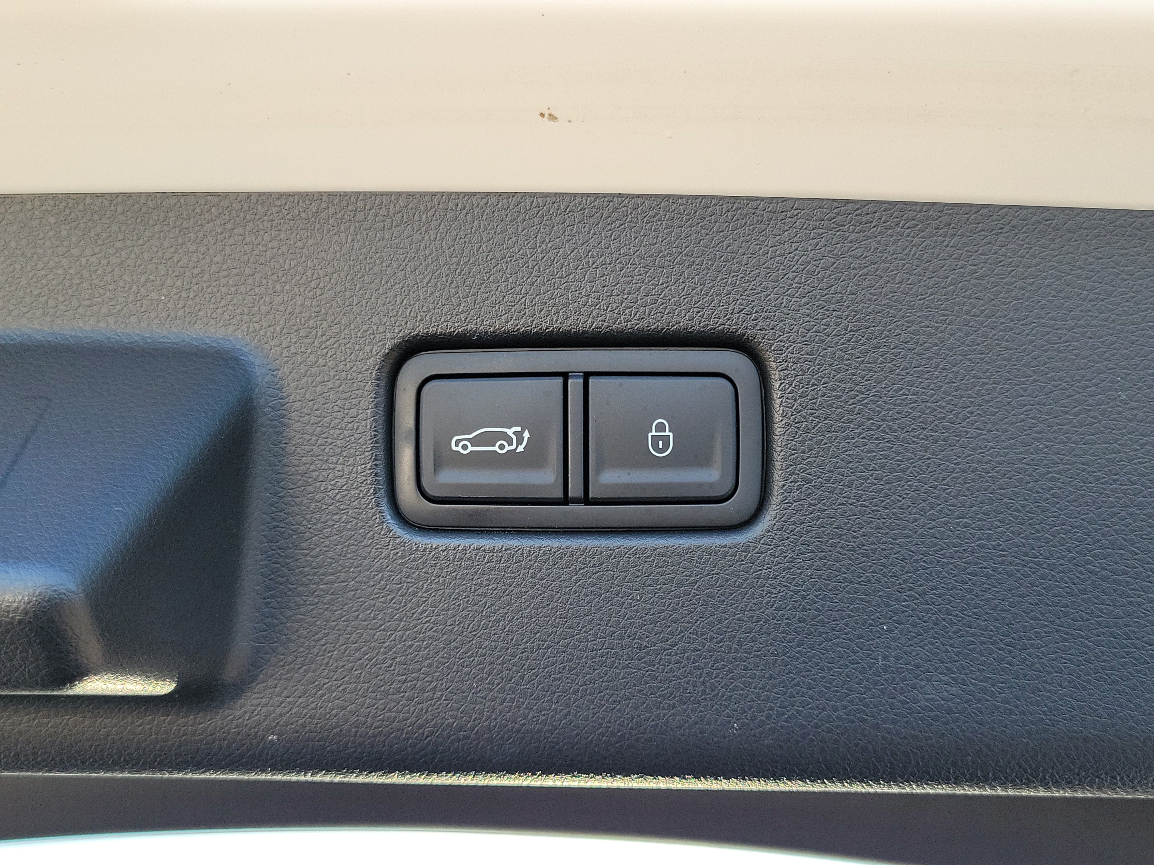 Certified 2023 Genesis GV60 Advanced AWD/4WD image 23