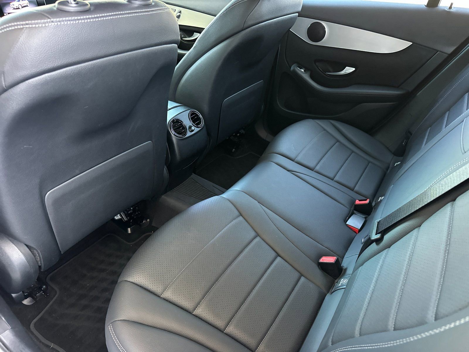 Used 2019 Mercedes-Benz GLC 300 4MATIC image 11