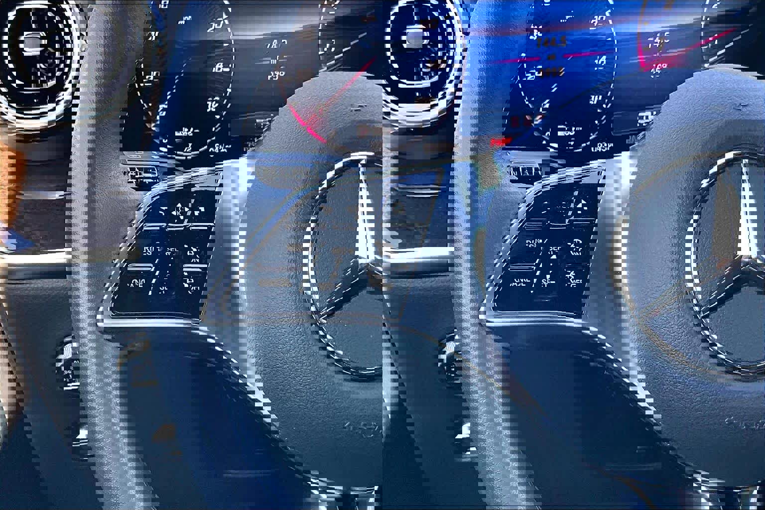 Certified 2025 Mercedes-Benz GLC 300 4MATIC image 23