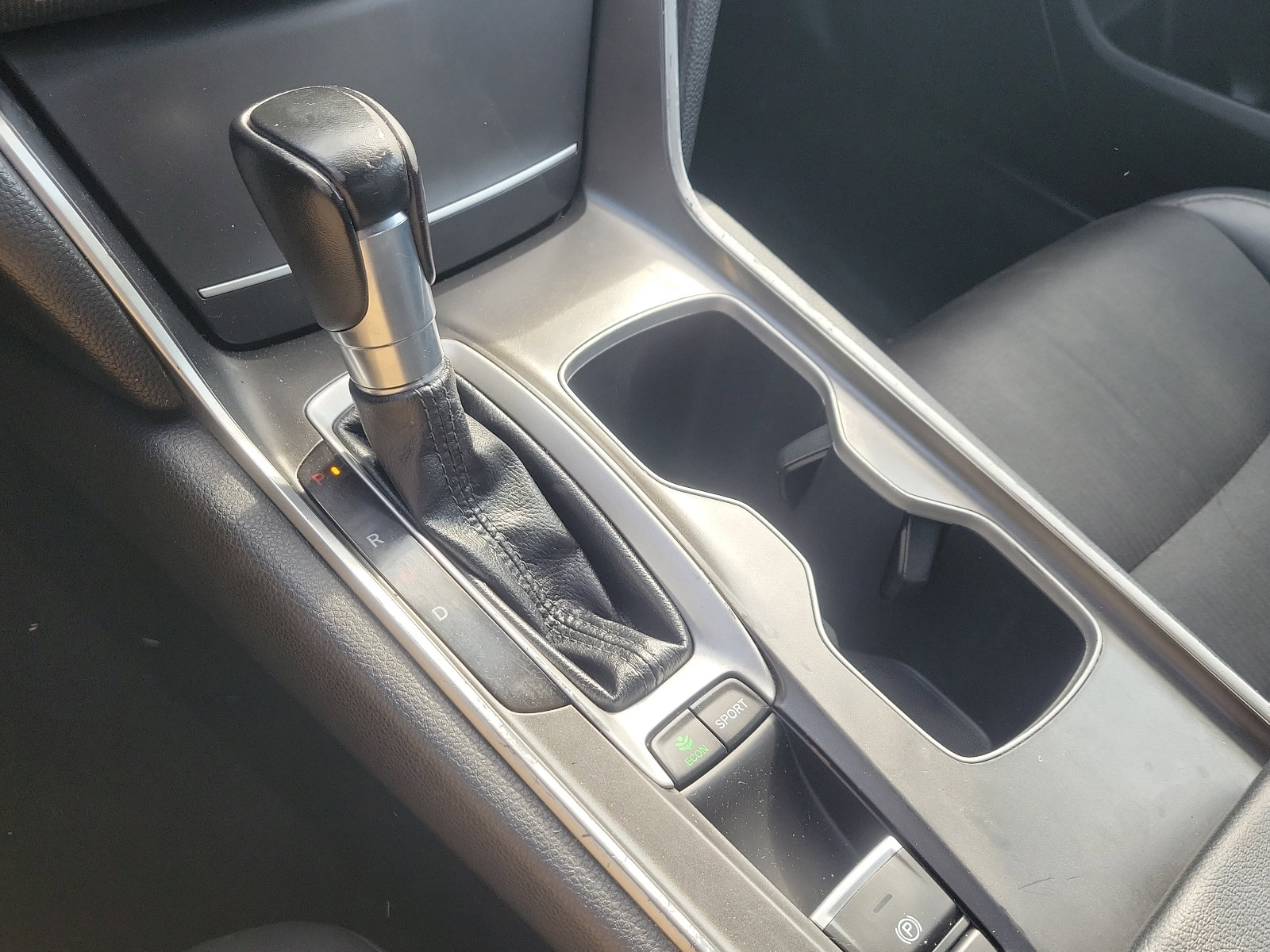 Used 2018 Honda Accord Sport image 14