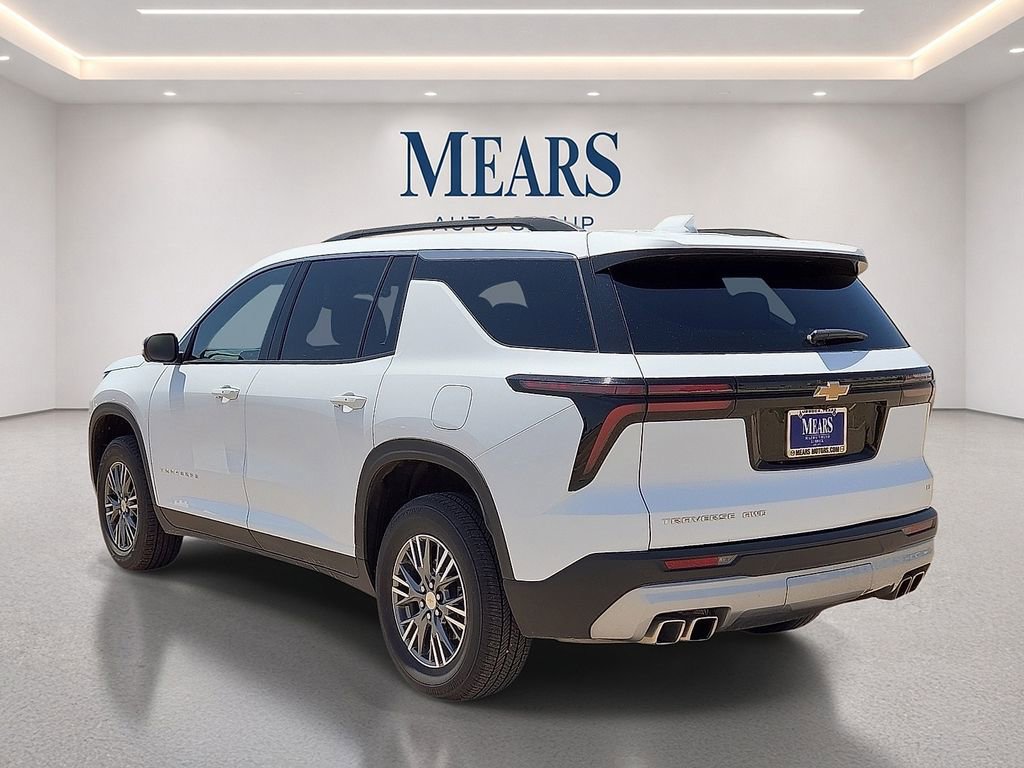 Used 2024 Chevrolet Traverse LT AWD/4WD image 3