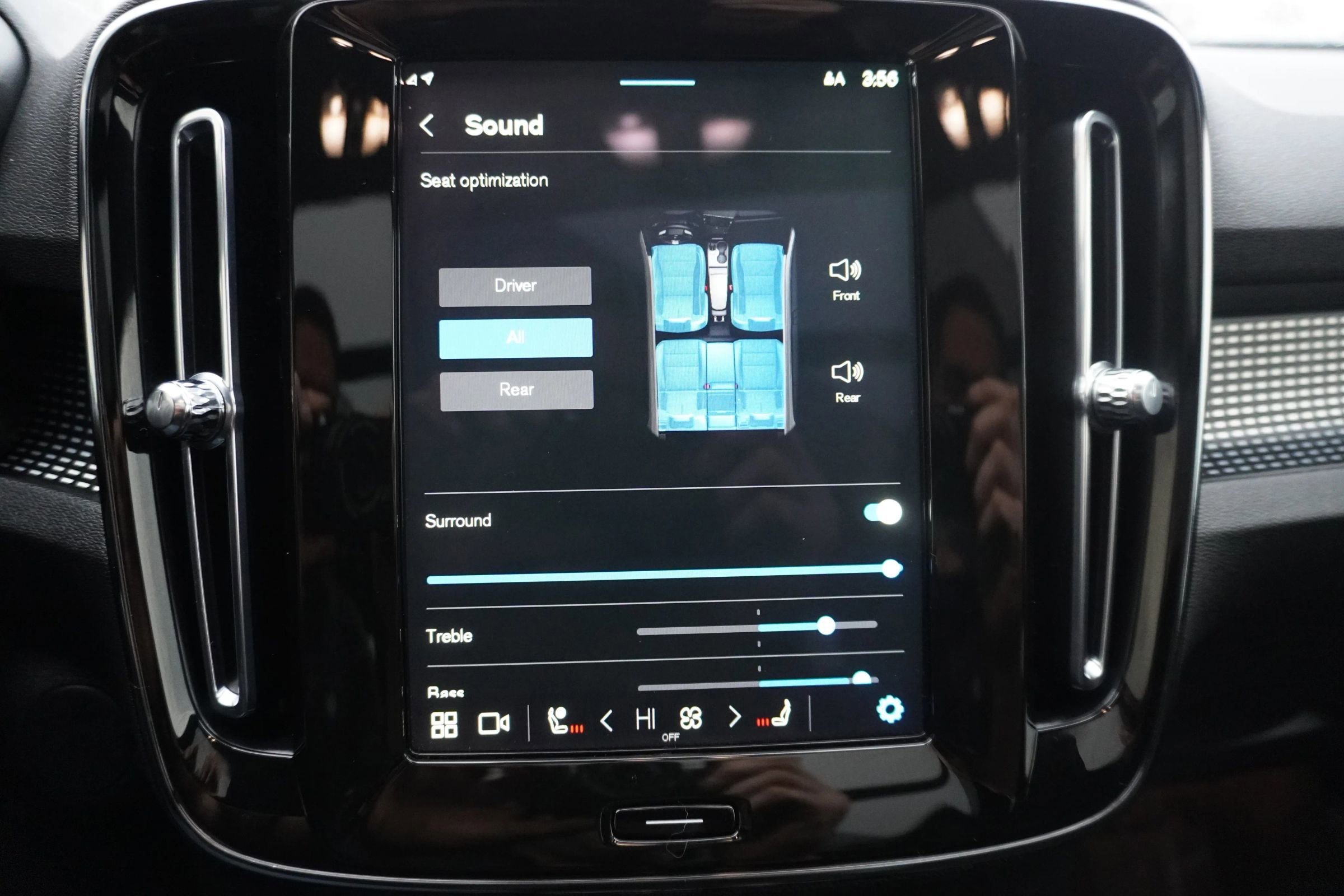 Used 2021 Volvo XC40 P8 Recharge w/ Advanced Package image 15