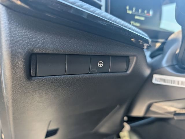 New 2026 Nissan Kicks SR w/ Cold Weather Package image 17