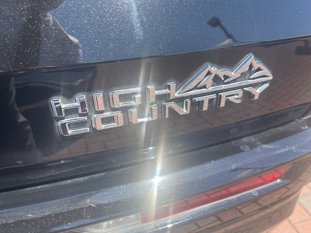 Used 2025 Chevrolet Traverse High Country w/ LPO, Floor Liner Package AWD/4WD image 11