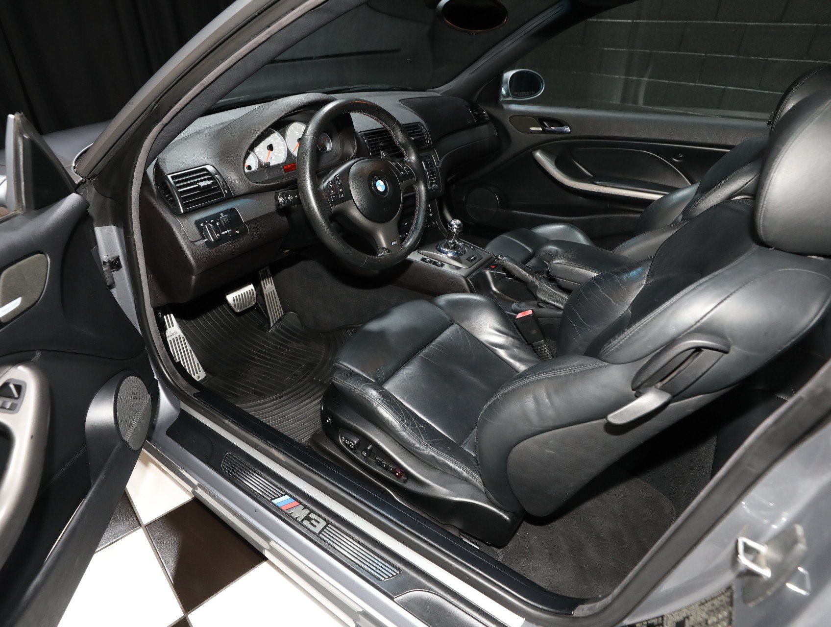 Used 2004 BMW M3 Coupe RWD image 3