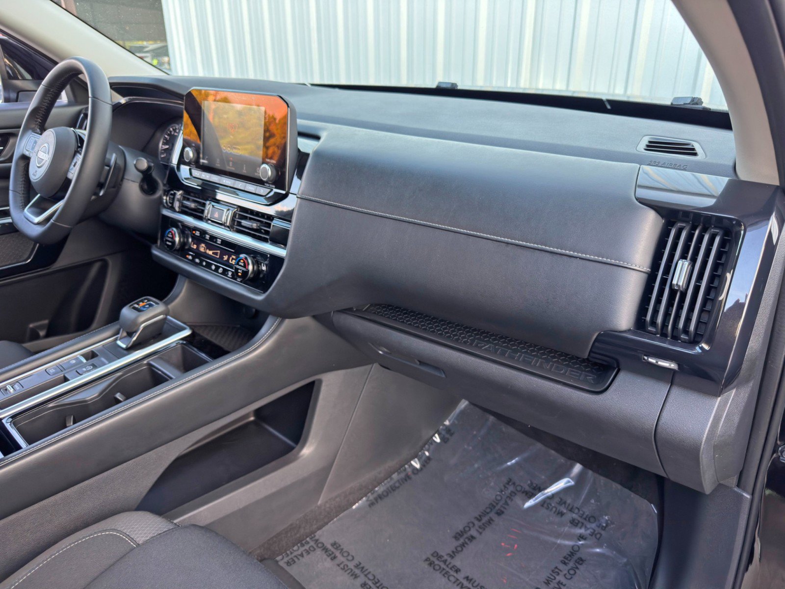 Used 2022 Nissan Pathfinder SV image 13