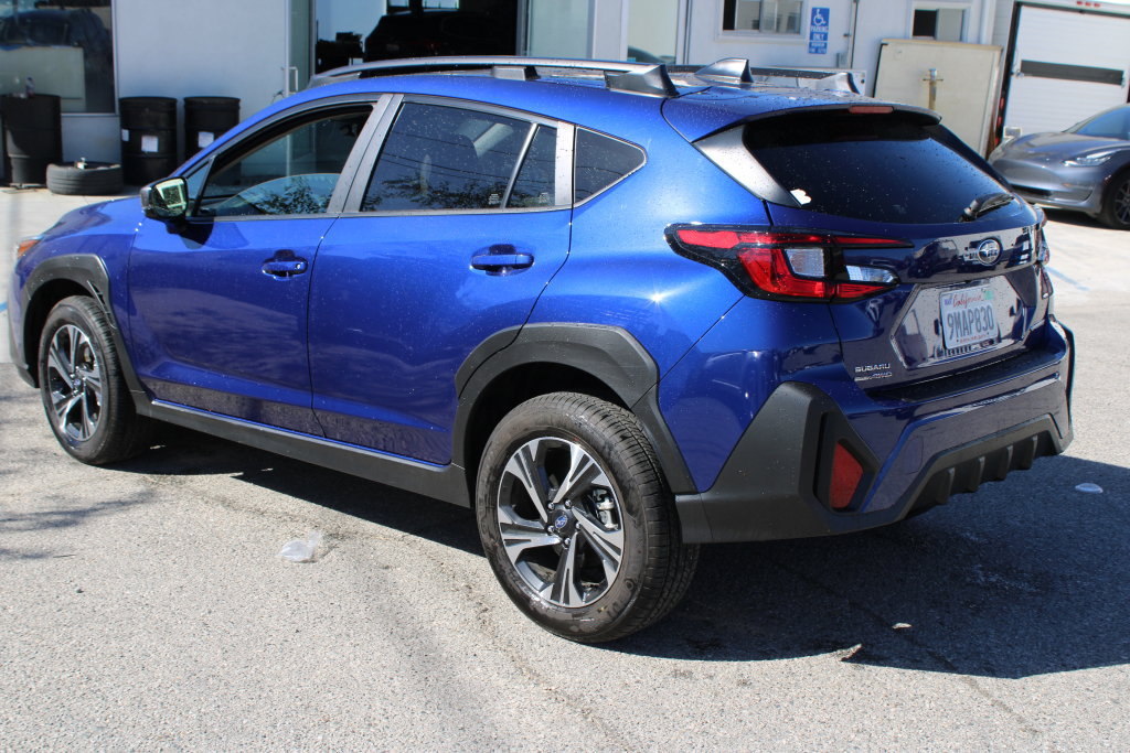 Used 2024 Subaru Crosstrek 2.0i Premium w/ Crosstrek Mirror Package AWD/4WD image 6