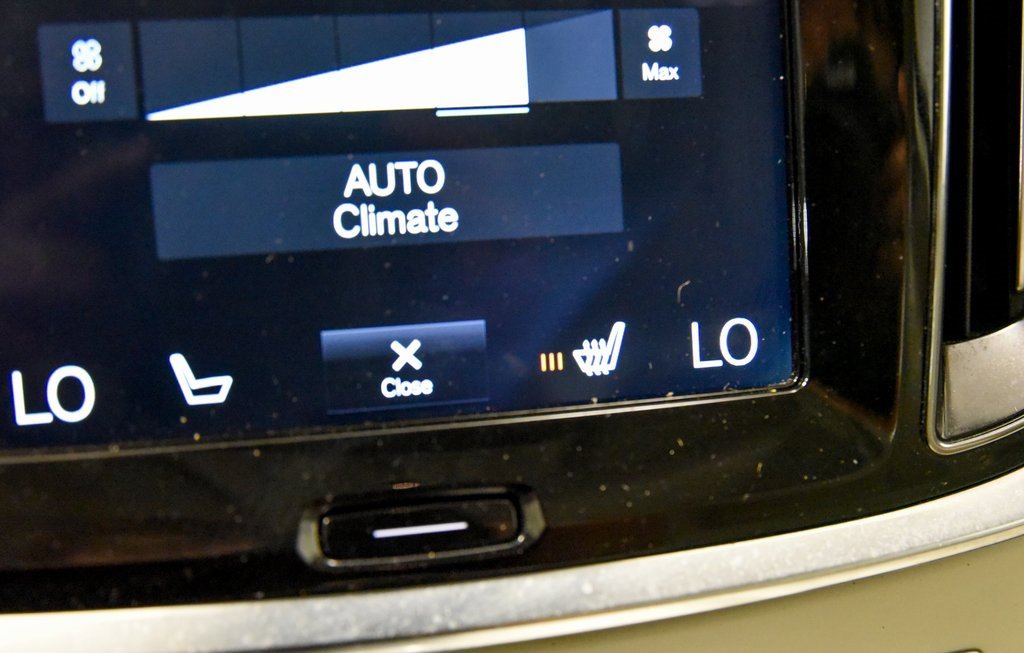 Used 2020 Volvo S60 T6 Momentum w/ Protection Package Premier image 23