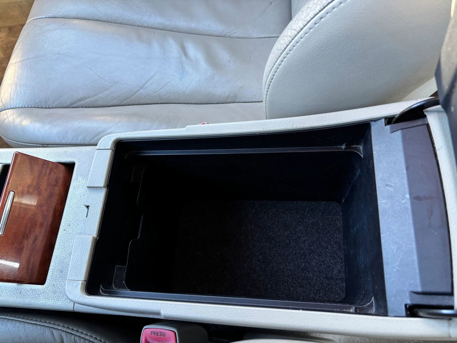 Used 2011 Toyota Camry XLE w/ XLE Extra-Value Pkg #1 image 26