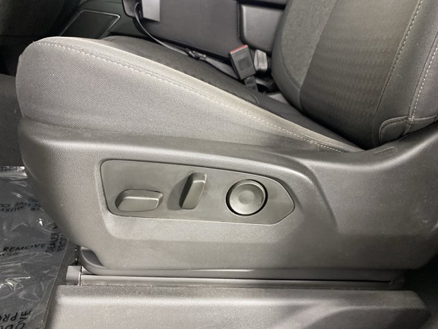 Used 2023 Chevrolet Silverado 1500 LT AWD/4WD image 18