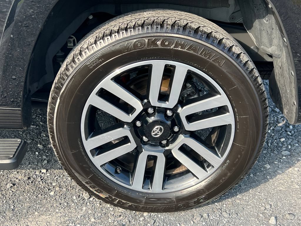 Used 2023 Toyota 4Runner Limited AWD/4WD image 19
