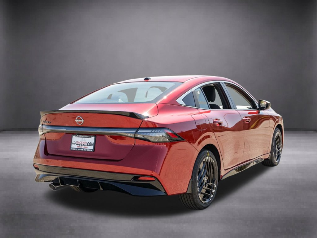 New 2027 Nissan Sentra SR FWD image 4